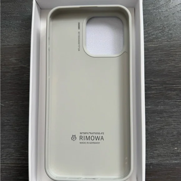 Rimowa iPhone case Aluminum iPhone 16 Pro~16 pro Max - Picture 3 of 8